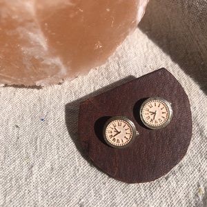 🍋 3/$25 ⚡️Unique stud clock earrings ⚡️
